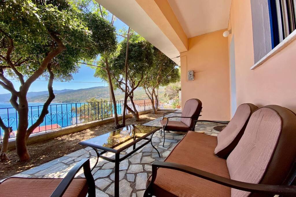Πέτρινη Αυλή, Αρμενιστης Ικαρια Villa Арменистис Екстериор снимка